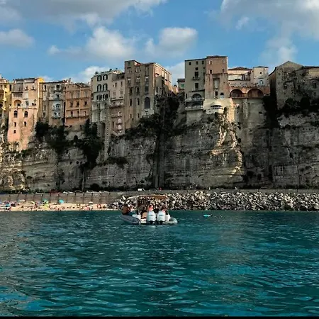 Fourteensuitetropea Тропея