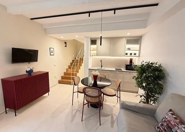 Fourteensuitetropea *