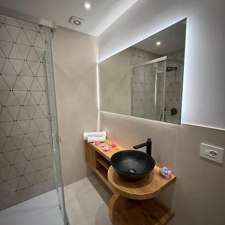 Fourteensuitetropea 트로페아