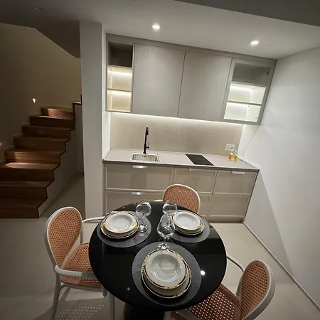 Fourteensuitetropea *