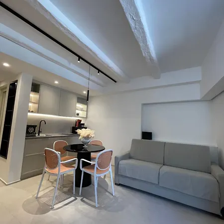 Fourteensuitetropea 펜션 *