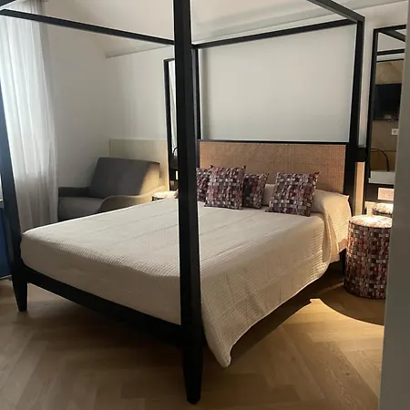 Fourteensuitetropea 트로페아