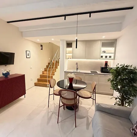 Fourteensuitetropea *